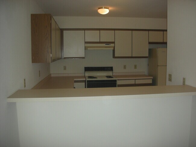 Breakfast Bar - 313 Humar St
