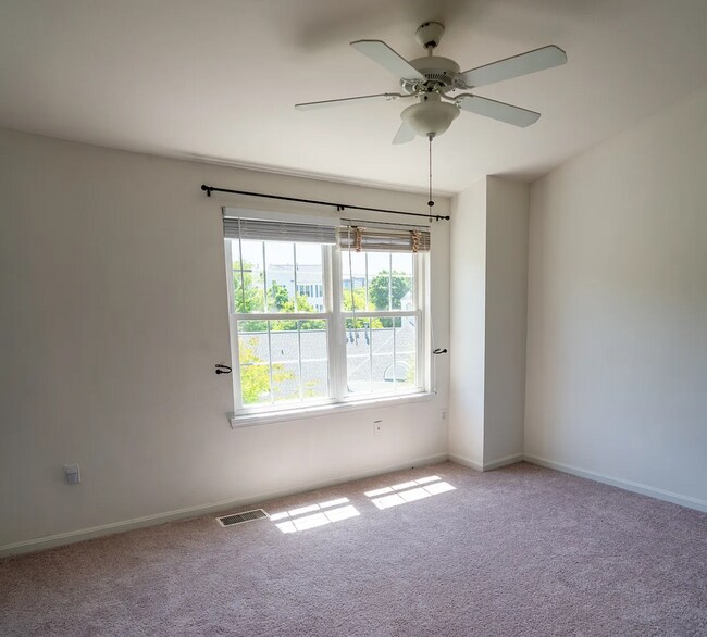 Building Photo - 12765 Fair Briar Ln