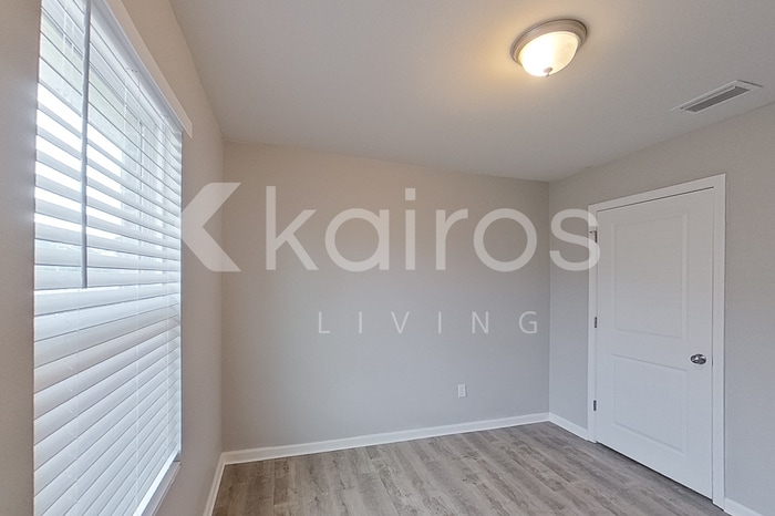 Building Photo - 21664 Yosemite Blvd