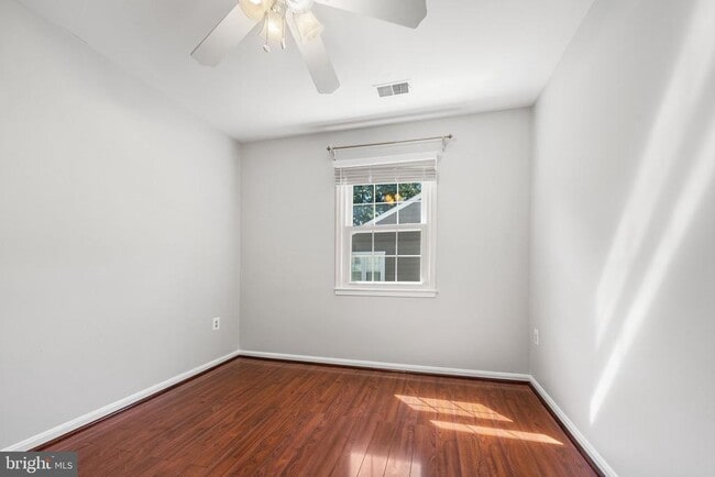 Building Photo - 222 Apple Blossom Ct