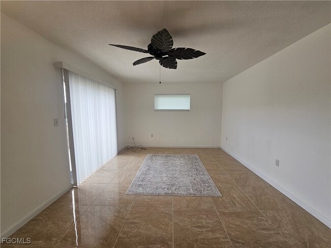 Building Photo - 702 Joel Blvd