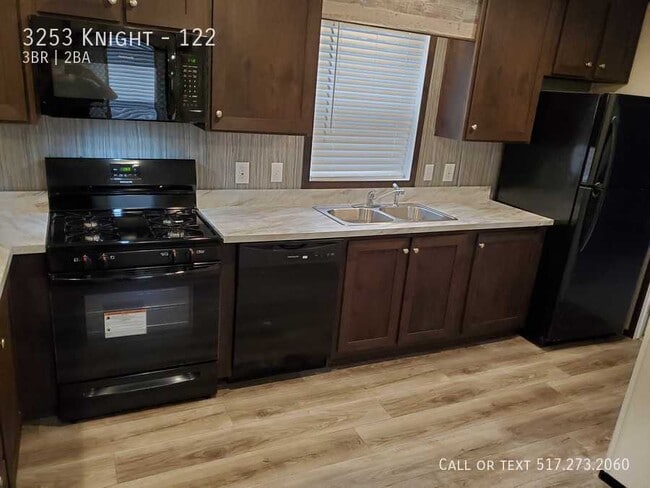 Building Photo - 3253 Knight-122