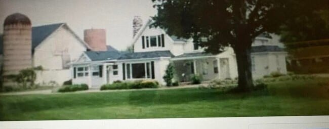 Building Photo - W5226 Co Rd B