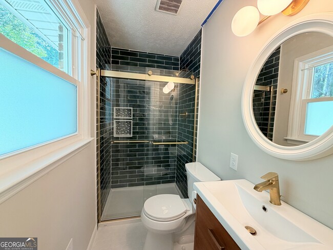 Building Photo - 1140 Azalea Cir NE