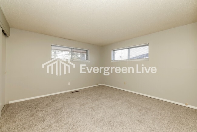 Building Photo - 2162 Burnside Dr