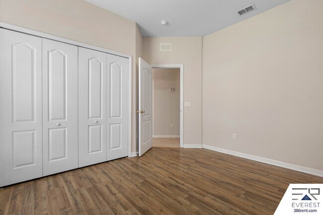 Building Photo - 40 Persimmon Dr