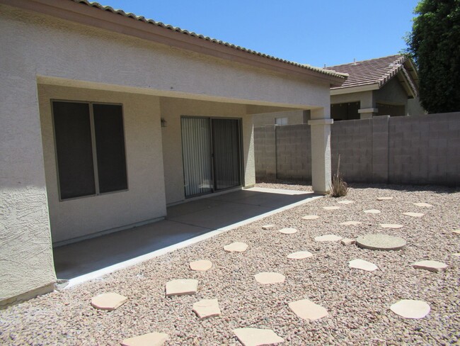 Building Photo - Charming Home in Chandler Gated Community!