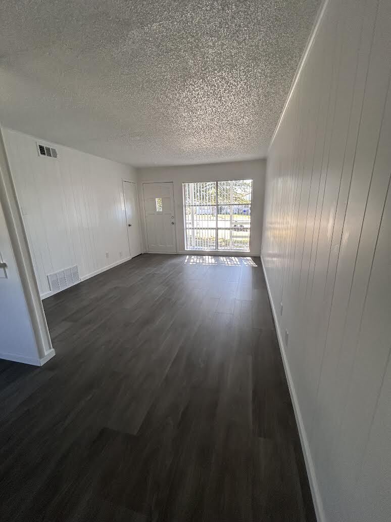 Building Photo - 2301 Cochran St