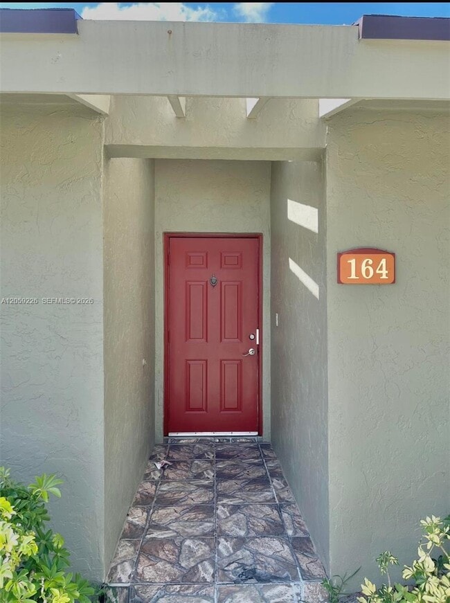 Building Photo - 164 Meadows Dr