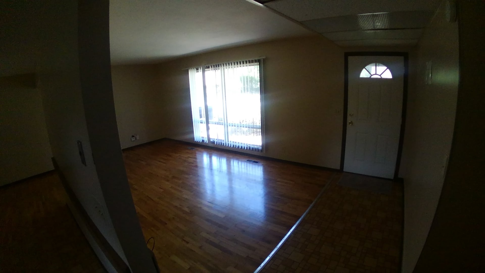 Living room - 1536 Linden St