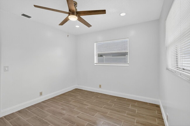 Building Photo - 600 S Mangonia Cir