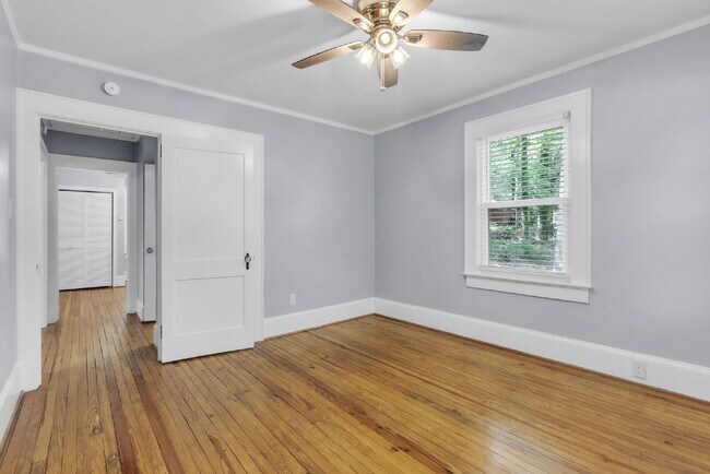 Building Photo - Cozy 2 Bed / 1 Bath Bungalow Near the Blue Ridge Mountains on Nearly 1 Acre $1,595/mo rent