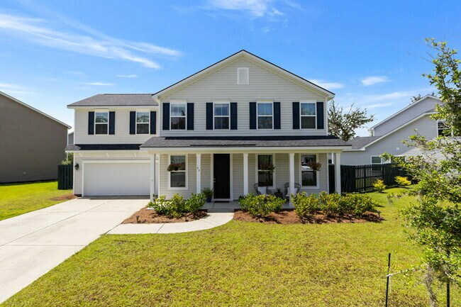 Building Photo - Lovely 4 Bedroom, 2 bath home in The Commons, Richmond Hill