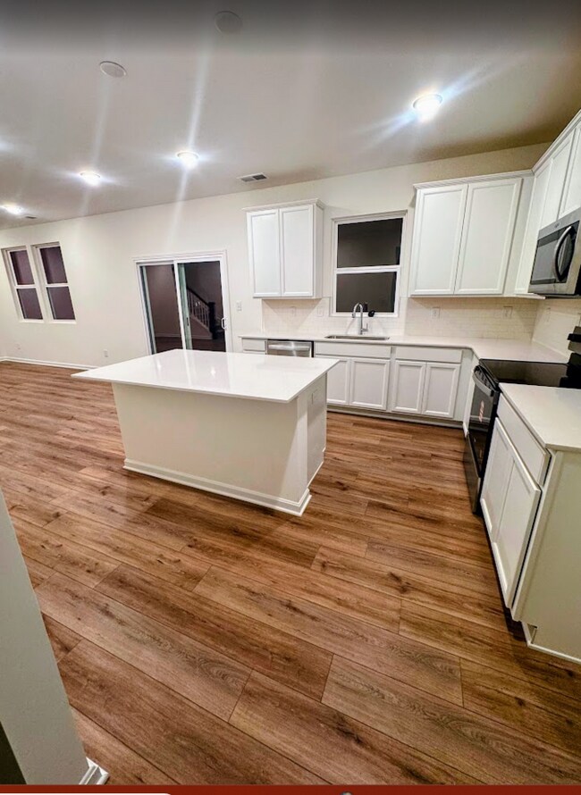 Building Photo - New Construction 4 Bedroom Home