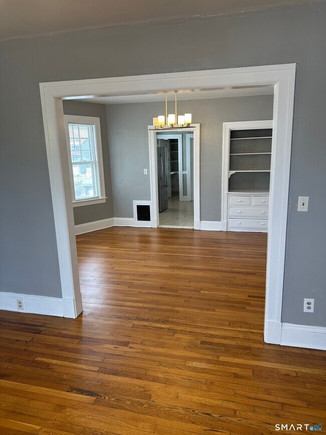 Building Photo - 448 Hillside Ave