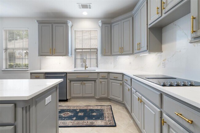 Building Photo - 209 The Hills Dr