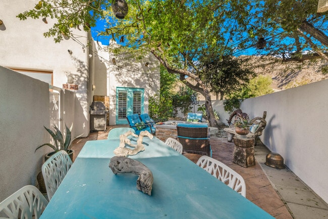 Building Photo - 53980 Avenida Mendoza