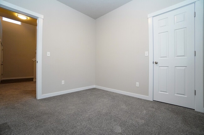 Building Photo - 6113 N Colosseum Ave