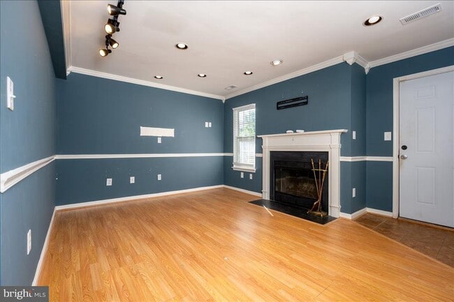 Building Photo - 2209 Commissary Cir