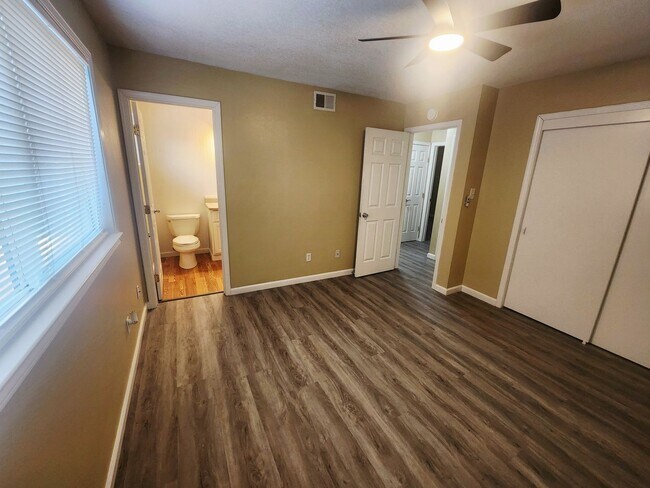 Building Photo - 5274 Heritage Dr
