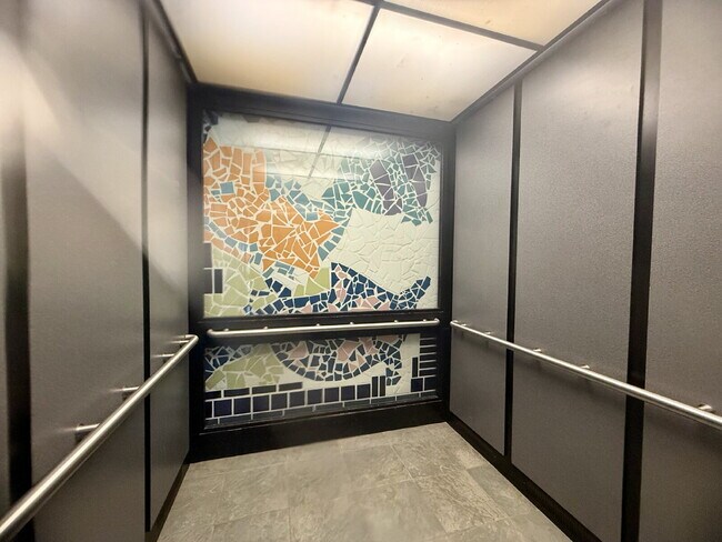 Building Photo - "Coastal Comfort: Spacious 2-Bedroom Condo Retreat in Virginia Beach"