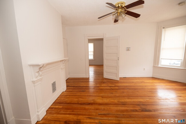 Building Photo - 473 Howard Ave