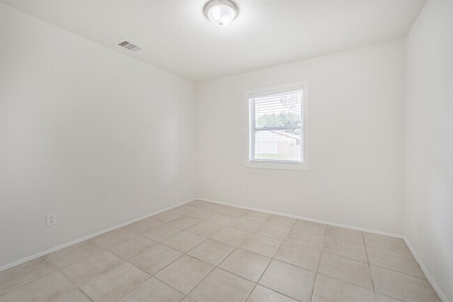 Building Photo - 16722 Moary Firth Dr