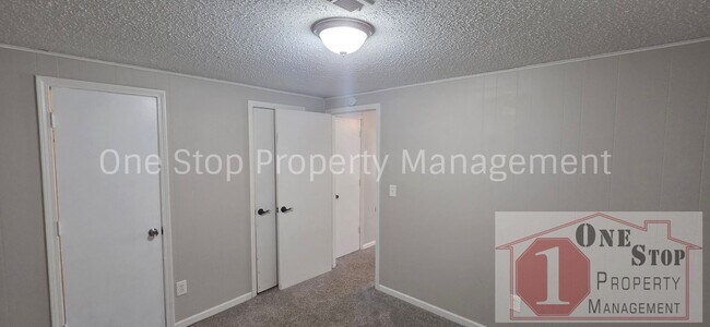Building Photo - 16618 E 3 Terrace N