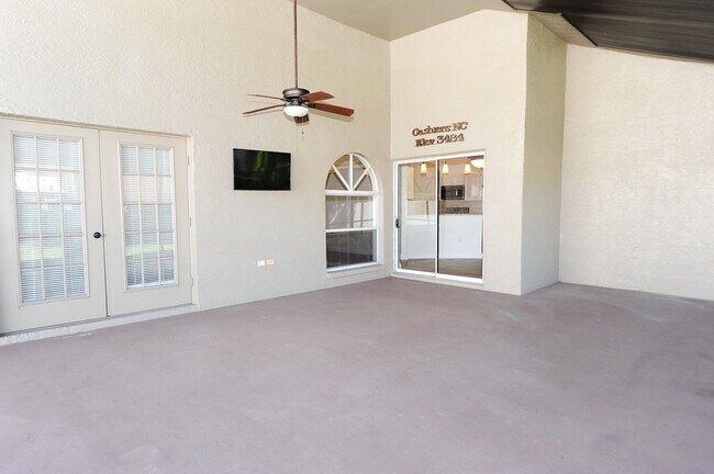 Building Photo - ANNUAL RENTAL: 3 Bedroom Single Family Home in North Naples