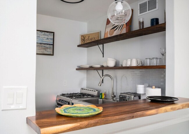 Building Photo - 215 Piedmont Ave NE