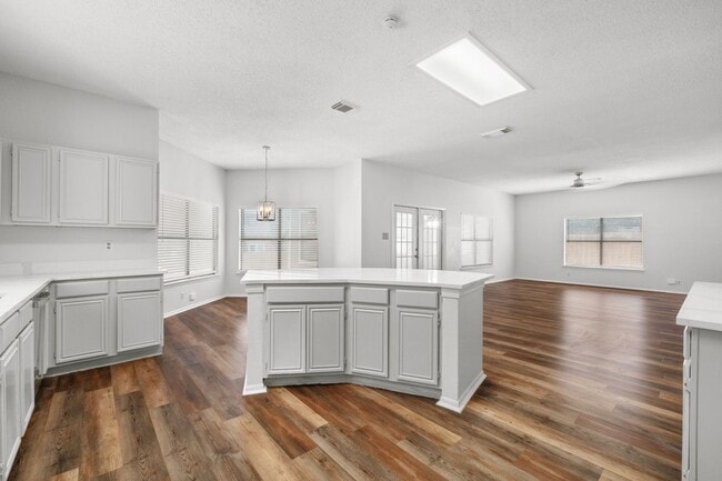 Building Photo - MOVE-IN READY REMODELED RENTAL HOME LOCATED IN NORTHWEST CROSSING