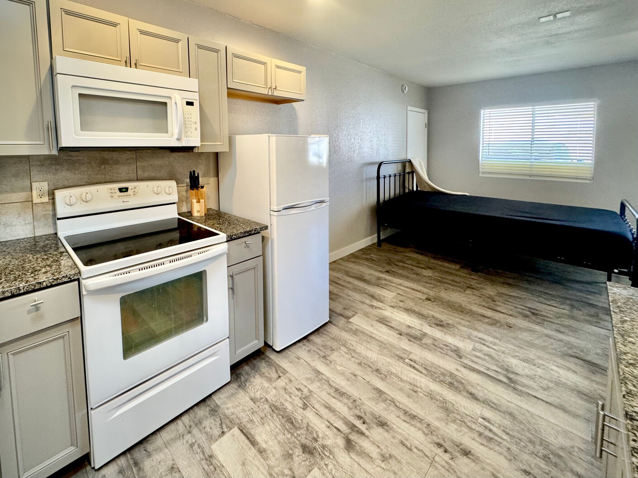 Building Photo - 3767 Kicking Horse Dr