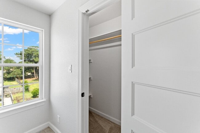 Building Photo - Brand-new condo in the heart of Ocean View.