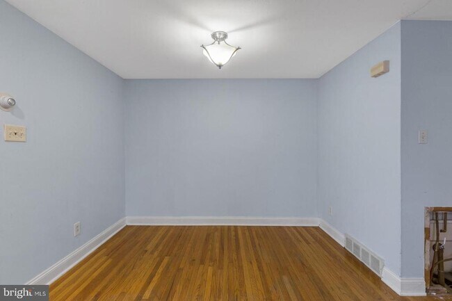 Building Photo - 5443 Houghton Pl