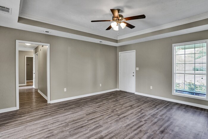 Building Photo - 108 Peach Tree Ln