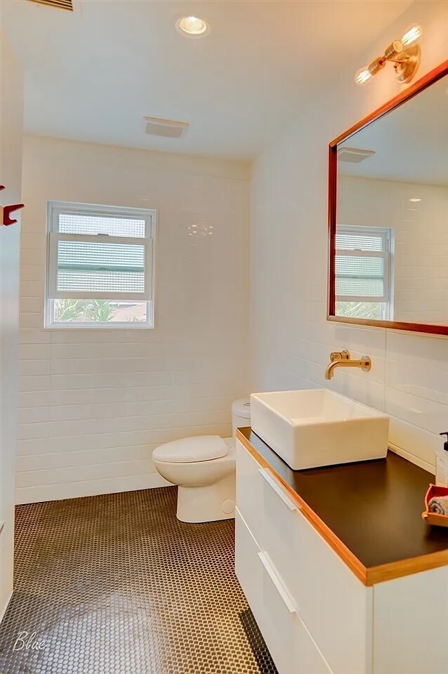 Building Photo - 3428 Orange Ave