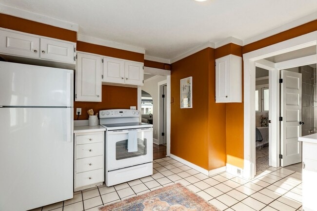 Building Photo - Lovely Liberty Wells Home! TWO Car Garage!...