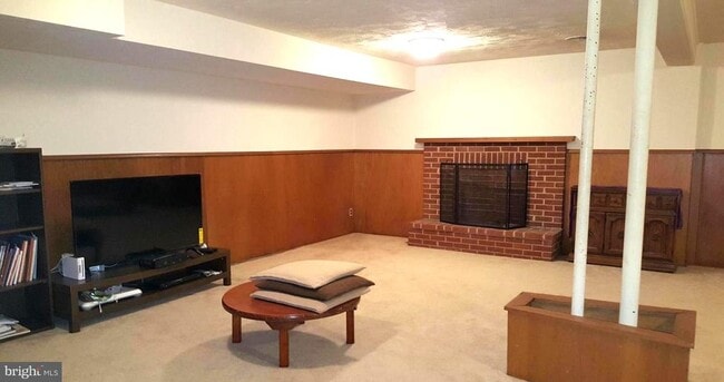 Building Photo - 6403 Orchid Dr
