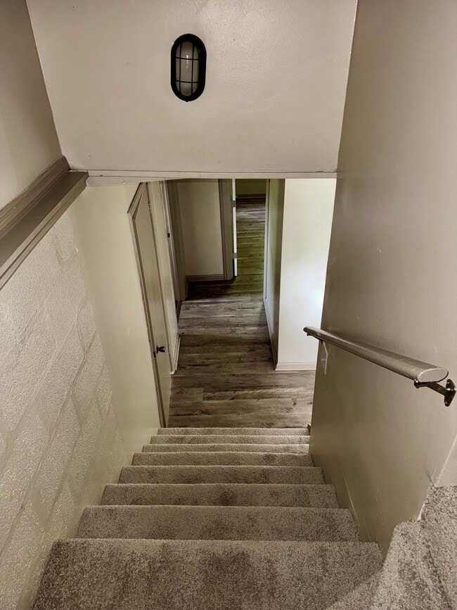 Building Photo - Unit B – Rear Home