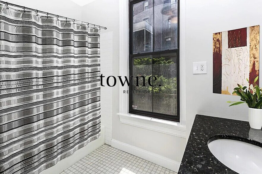 Building Photo - 305 Shawmut Ave
