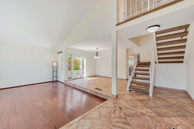 Building Photo - 520 Weybridge Dr