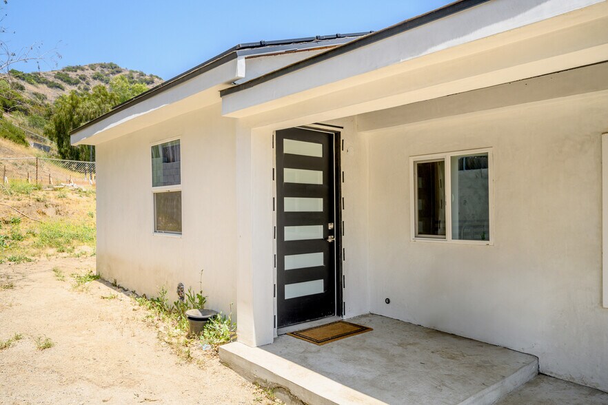 Building Photo - 10647 Tuxford St