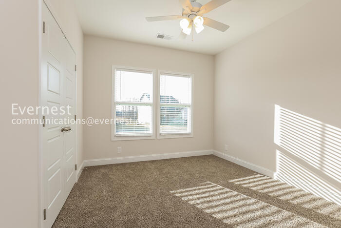 Building Photo - 637 Battery Ct