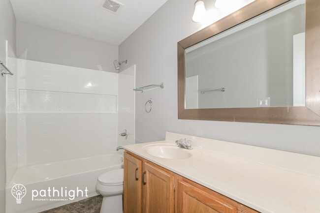 Building Photo - 472 Summer Top Ln
