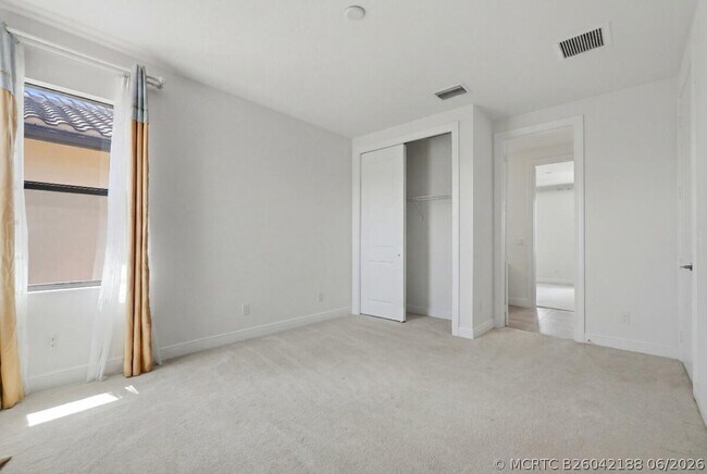 Building Photo - 11760 Bayview Cir