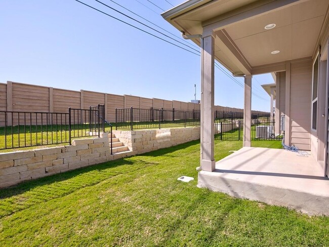 Building Photo - 421 Epiphany Ln