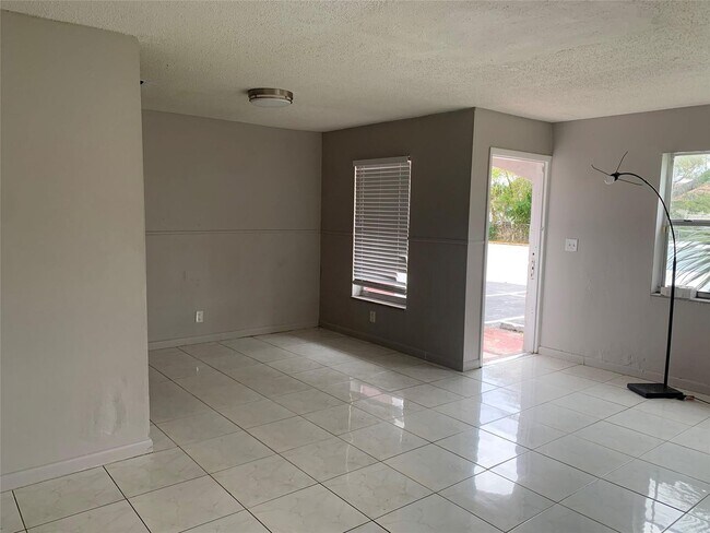 Building Photo - 1010 SW 76th Ave