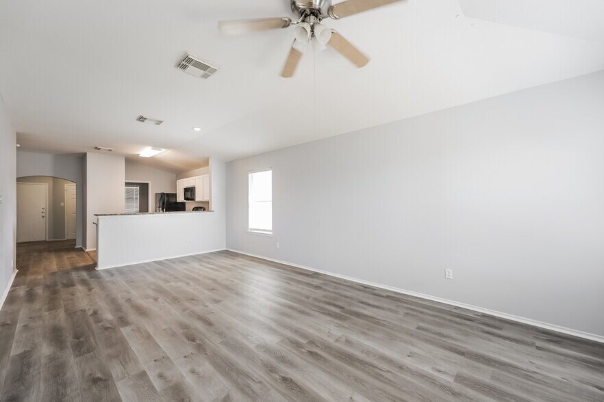 Building Photo - 19031 Wild Yaupon Dr