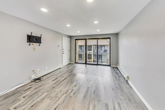 Building Photo - 6563 N Harlem Ave