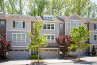 Building Photo - 2813 White Oak Ln